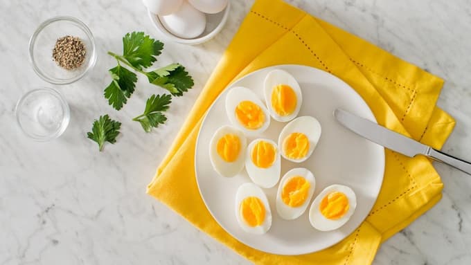 How long does a hard boiled egg last?